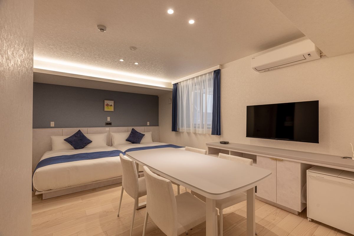 Deluxe Dining Room